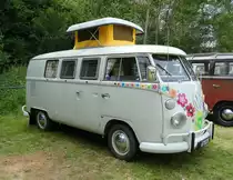 =VW T1, steht auf dem Ausstellungsgelände in Bad Camberg anl. LOTTERMANN-Bullitreffen im Juni 2019