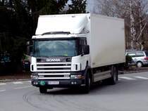 SCANIA-220-94D  mit K�hlaufbau auf der B143 in Ried i.I.; 090320