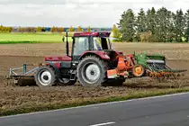 International Case 1056 XL bei der Feldarbeit, Euskirchen 19.10.2019