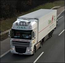 CLAUS FRISCHES GEFL�GEL: DAF XF105.460  SuperSpaceCab  von CLAUS Frisches Gefl�gel aus Westerstede/Niedersachsen ist durch das Sauerland unterwegs. Claus Gefl�gel ist ein Familienunternehmen und beliefert Industrie und Gro�h�ndler. Leider sind die Fahrzeuge nicht oft im Sauerland anzutreffen...