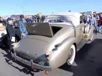 Heckansicht eines LaSalle Series 5067 Convertible Coupe aus dem Jahr 1937. Oldtimertreffen Büsum im sommer 2019.
