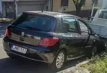 Rückansicht: Peugeot 307. Foto: August, 2019 in Pécs (Ungarn).