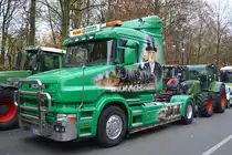 Diese herrliche SCANIA Hauber 164L 480 PS Zugmaschine mit den wunderschönen Airbrush Motiven war auch bei der Bauern-Demo am 26.11.19 Berlin Charlottenburg.