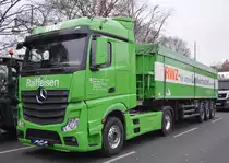 MB ACTROS 1845 Sattelkipper eines landwirtschaftlichen Betriebes am 26.11.19 Berlin Mitte