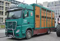 MB ACTROS 1851 Viehtransporter einer Viehhandlung am 26.11.19 Berlin Pariser Platz. 