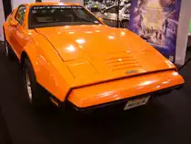 Bricklin SV-1, gebaut in den Jahren 1974 bis 1976 von der kanadischen Firma Bricklin Vehicle Corporatin in Saint John/New Brunswick. Die Technikkomponenten dieses vermeintlichen Sportwagens stammten zum größten Teil von AMC (A merican M otors C orporation) aus den USA. Im ersten Modelljahr, aus dem der gezeigte Bricklin auch stammt, wurde ein V8-Motor verbaut, der aus einem Hubraum von  5899 cm³ 129 PS leistet. Ab dem Modelljahr 1975 griff man auf einen V8-Motor von Ford zurück. Insgesamt verließen 2875 Autos dieses Typs die kanadische Fabrik. Essen Motor Show am 04.12.2019.