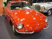 Nardi 750 Vignale Coupe, produziert in Kleinserie von 1957 bis 1958. Basierend auf dem Chassis eines Fiat 600 zeichnete der Turiner Giovanni Michelotti (*1921 +1980) ein schickes Coupe. Aufgebaut wurde das Fahrzeug bei der Carrozzeria Vignale/Turin. Der von Abarth  frisierte  Heckmotor hat einen Hubraum von 747 cm³ und leistet 46 PS. Essen Motor Show am 04.12.2019.