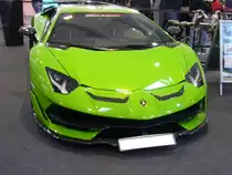 Lamborghini Aventador SVJ aus dem Jahr 2019. Die SVJ Version der Aventador Baureihe ist bis dato die am stärksten motorisierte. Der V12-Motor hat einen Hubraum von 6498 cm³ und leistet 770 PS. Bei einer Geschwindigkeit von 350 km/h riegelt der Motor ab. Essen Motor Show am 04.12.2019.