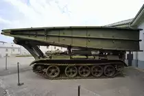 Ein Brückenlegepanzer MT-55 war Ende August 2019 im Park der Militärgeschichte in Pivka ausgestellt.