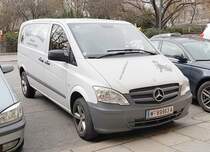 =MB Vito der  NASCHKATZE  steht in Wien in der Nähe des Weihnachtsmarktes, 11-2019