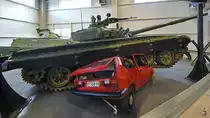 Ein Kampfpanzer vom Typ T-72 zerquetscht einen Jugo, so gesehen Ende August 2019 im Park der Militärgeschichte in Pivka. 