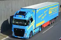 Die Fa. TTH Speditions GmbH (Blumen und Planzen) mit VOLVO FH 460 Zugmaschine mit Auflieger am 09.08.19 Berliner Stadtautobahn Höhe Kaiserdamm.