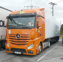 =MB Actros-Sattelzug 1842 rastet im Oktober 2019 an der A 3