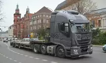 Eine IVECO XF? Dreiachs Zugmaschine mit Ladebrücke (Auflieger) Spedition MERKER-TRANS am 13.11.19 Berlin Pankow.