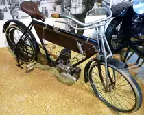Torpedo, Leichtmotorrad mit 4PS von 1905, gebaut von der Firma Trojan&Nagl in Kolin/Böhmen, Technikmuseum Bistra/Slowenien, Juni 2016