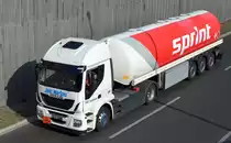 IVECO STRALIS 400 Zugmaschine der Fa. Johs. Martens Spedition mit Tankauflieger für die Fa. Sprint Tank GmbH mit Befüllung siehe (UN-Nr.: 33/1203 = Benzin oder Ottokraftstoffe) am 09.08.19 Berliner Stadtautobahn Höhe Kaiserdamm.