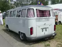 =VW T 2 steht auf dem Ausstellungsgelände in Bad Camberg anl. LOTTERMANN-Bullitreffen im Juni 2019