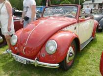 =Hebmüller-Käfer steht auf dem Ausstellungsgelände in Bad Camberg anl. LOTTERMANN-Bullitreffen im Juni 2019