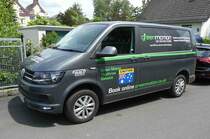 =VW T 6 aus Großbritannien steht im Juni 2019 in Bad Camberg