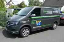 =VW T 6 aus Großbritannien steht im Juni 2019 in Bad Camberg