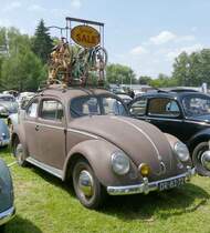 =VW Käfer steht auf dem Ausstellungsgelände in Bad Camberg anl. LOTTERMANN-Bullitreffen im Juni 2019