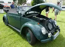 =VW Käfer Cabrio steht auf dem Ausstellungsgelände in Bad Camberg anl. LOTTERMANN-Bullitreffen im Juni 2019