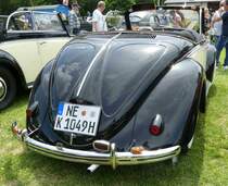 =Hebmüller-Käfer steht auf dem Ausstellungsgelände in Bad Camberg anl. LOTTERMANN-Bullitreffen im Juni 2019