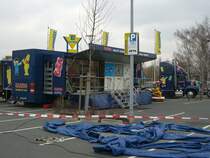 Haribo Showtruck im Aufbau am 23.3.2009 auf dem E-Center-Parkplatz in Kitzingen