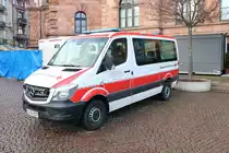 DRK Wiesbaden Mercedes Benz Sprinter MTW am 23.12.19 in Wiesbaden 
