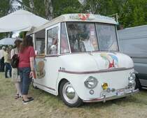 =Eiswagen des Karosseriebauers VALKENAERS aus Belgien. 4 Fahrzeuge, auf Basis des VW Käfer, wurden von dem Karosseriebauer um 1962 gefertigt. Gesehen auf dem Ausstellungsgelände in Bad Camberg anl. LOTTERMANN-Bullitreffen im Juni 2019.