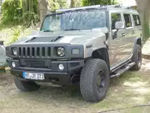 =Hummer steht bei der Oldtimerveranstaltung in Gudensberg im Juni 2019