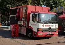 =MB Atego 1218 der Brauerei HOCHSTIFT steht am Bahnhof in Fulda zur Entladung, 10-2019