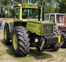=MB Trac 1800, steht bei der Oldtimerveranstaltung in Gudensberg im Juni 2019