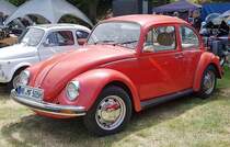 =VW Käfer steht bei der Oldtimerveranstaltung in Gudensberg im Juni 2019