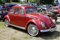 =VW Käfer steht bei der Oldtimerveranstaltung in Gudensberg im Juni 2019