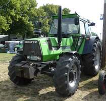 =Deutz DX 110, steht bei der Oldtimerveranstaltung in Gudensberg im Juni 2019
