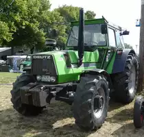 =Deutz DX 110, steht bei der Oldtimerveranstaltung in Gudensberg im Juni 2019