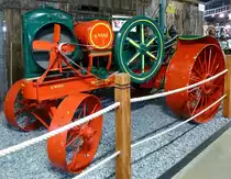 Eagle, US-amerikanischer Ackerschlepper, ausgestellt im Auto+Traktor Museum Gebhardsweiler, Aug.2013