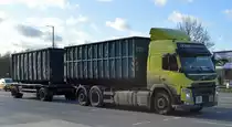VOLVO FM 410 Abrollkipper + Hänger einer Entsorgungsfirma am 10.01.20 Berlin Marzahn.