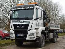 MAN Pritsche mit Kipper im Gewerbegebiet Sassnitz am 12.01.2020