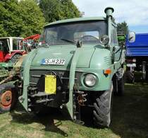 =Unimog 411, Bj. 1972, 34 PS, präsentiert auf dem Ausstellungsgelände in Gudensberg im Juni 2019