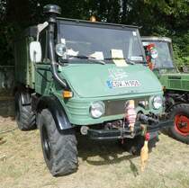 =Unimog U 421, Bj. 1976, 52 PS, präsentiert auf dem Ausstellungsgelände in Gudensberg im Juni 2019