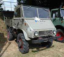=Unimog U 411, Bj. 1985, 35 PS, präsentiert auf dem Ausstellungsgelände in Gudensberg im Juni 2019