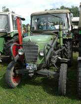=Fendt Farmer 2 D, steht auf dem Ausstellungsgelände in Gudensberg im Juni 2019