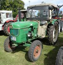 =Deutz 3005, steht auf dem Ausstellungsgelände in Gudensberg im Juni 2019