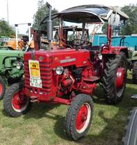 =IHC 324, Bj. 1961, 24 PS, gesehen auf dem Ausstellungsgelände in Gudensberg im Juni 2019