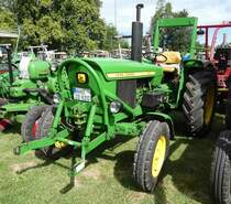 =John Deere 820, gesehen auf dem Ausstellungsgelände in Gudensberg im Juni 2019