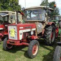 =IHC 353, steht auf dem Ausstellungsgelände in Gudensberg im Juni 2019