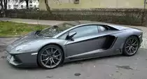 So einen Supersportwagen bekommt man auch in Berlin nicht alltäglich zu Gesicht, ein Lamborghini Aventador am 27.01.20