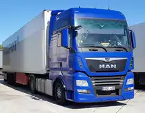 =MAN-Sattelzug mit NORDFROST-Auflieger rastet im September 2019 an der A 3